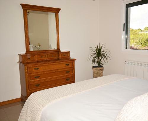 Casa Con Enorme Jard�n En Cambados