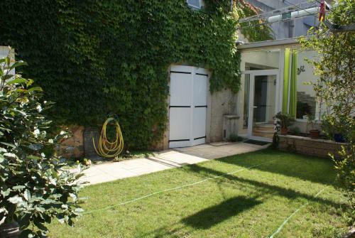 Spacieuse Maison de Village Avec Jardin Patio