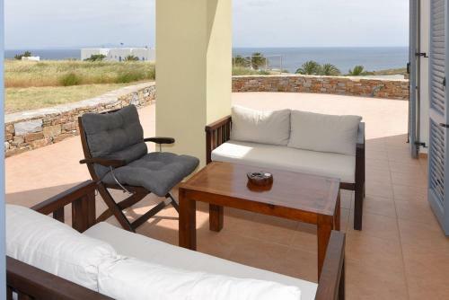 Arxontiko Alila Cycladic House With View