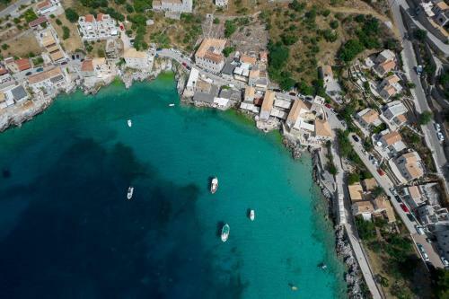 Aris-apea Villas