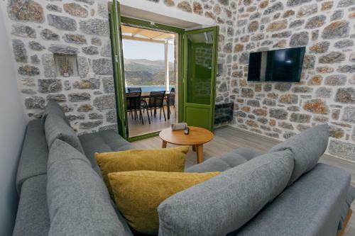 Aris-apea Villas
