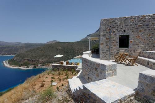 Aris-apea Villas