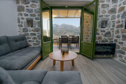 Aris-apea Villas