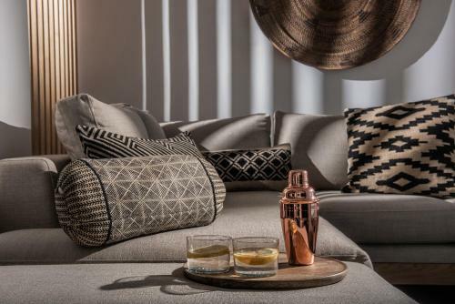 Khroma Luxury Suite 1 Beach Front Apartment