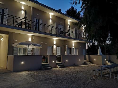 Loggos Apartments