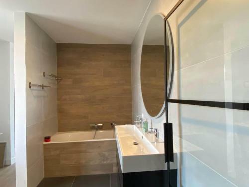 Majestic Villa In Zeewolde With Garden