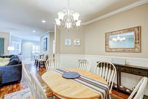 Keys Of Marsh Harbor 20246 Whitehead Cir