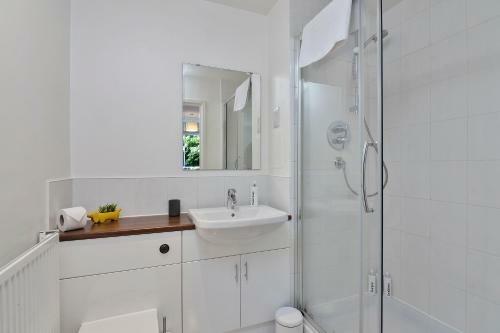 Apartamento 2 Bed Apt, En Suite, Balcony, Wifi, 2 X Parking