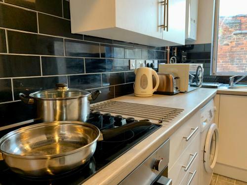 Lovely 1 Bedroom, 4 Guests Service Apartment