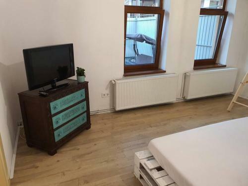Casa Luminoasa In Centrul Orasului Cu Parcare