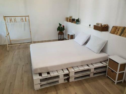 Casa Luminoasa In Centrul Orasului Cu Parcare