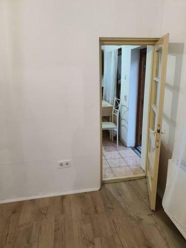 Casa Luminoasa In Centrul Orasului Cu Parcare
