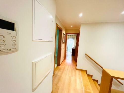 Luxurious 2 Bedroom Marina Village Apartment