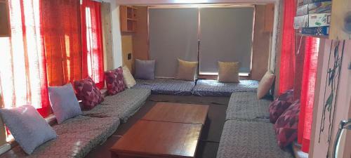 Cliffside Manor, Satkhol, Mukteshwar By Earthaa Escapes