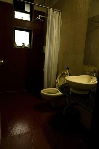 Large 4 Bed Villa-airy, Green And Quiet Vistas