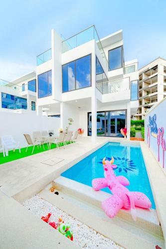 Splash Pool Villa