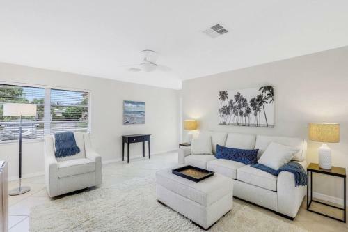 Bonita Luxury Living - Private Dock - By The Beach