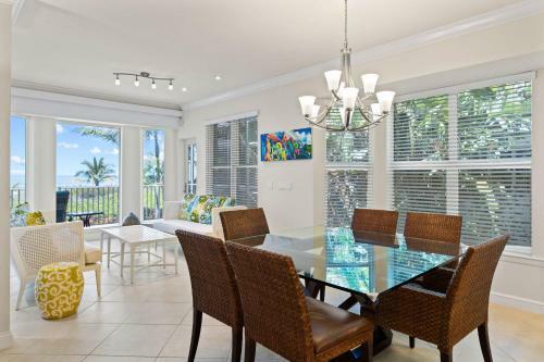 A Saba Wind South- Oceanfront Estate With Pool On Captiva Island