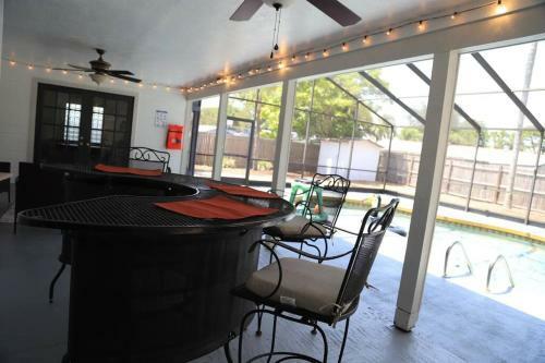 Entire Home-bradenton 3/2 Indoor Pool Near Beaches