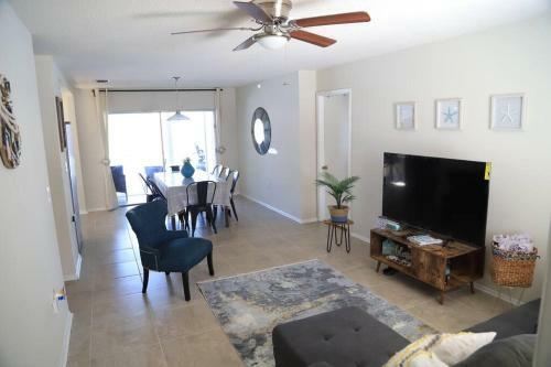 Entire Home-bradenton 3/2 Indoor Pool Near Beaches