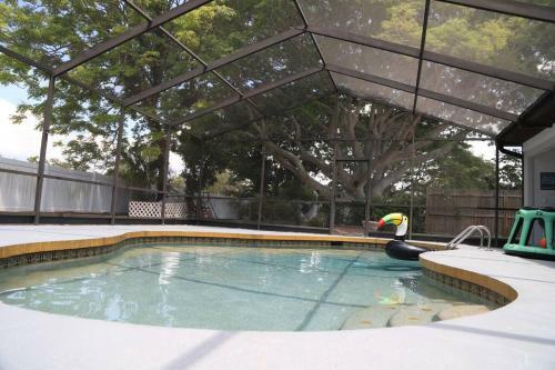 Entire Home-bradenton 3/2 Indoor Pool Near Beaches