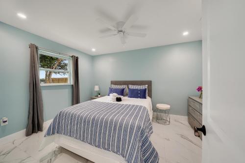 Cheerful 2 Bedroom Lakehouse Home Woffice Space