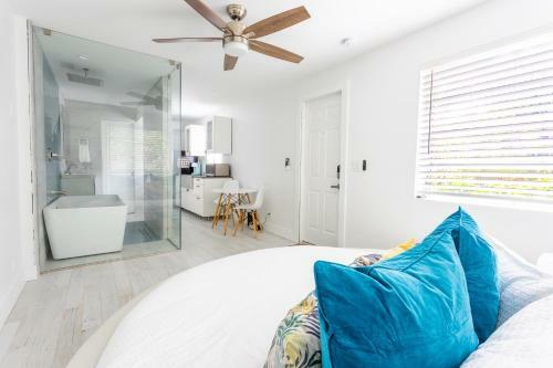 Apartamento Ultimate Luxury Soak-in Tub, Round King Bed