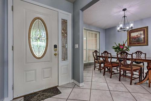 Modern Gulf Breeze Getaway Patio, Near Beach
