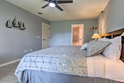 Modern Gulf Breeze Getaway Patio, Near Beach