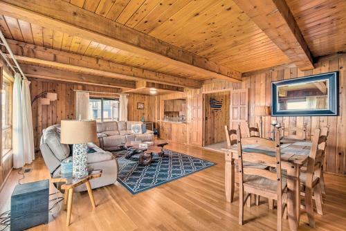 Waterfront Homosassa Family Getaway With Dock!
