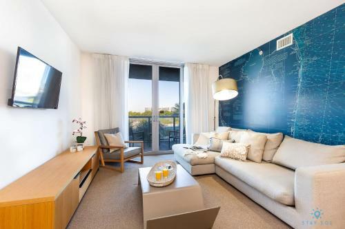 Modern Resort Pool Resort Modern Apartment 2 Br 2 Br Poo