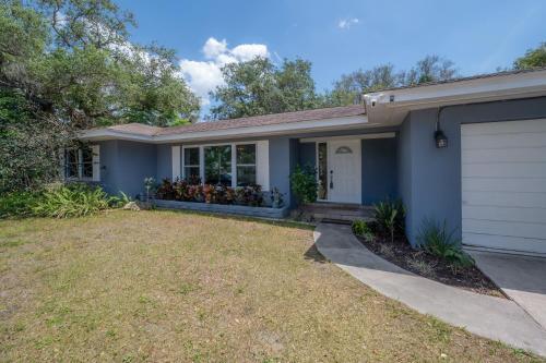 A Dream Vacation Home Only 5 Mins To Beaches And With Pool
