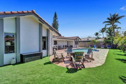 6br Tropical Oasis With Private Heated Pool & Gameroom