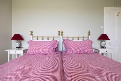 Altido Gorgeous Cottage With Garden & Great Views