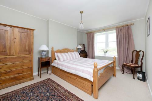 Altido Gorgeous Cottage With Garden & Great Views