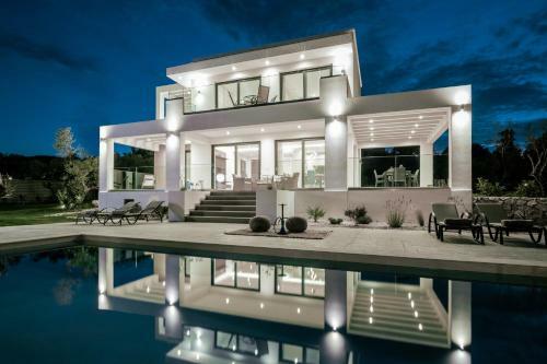 Valentino Luxury Villa