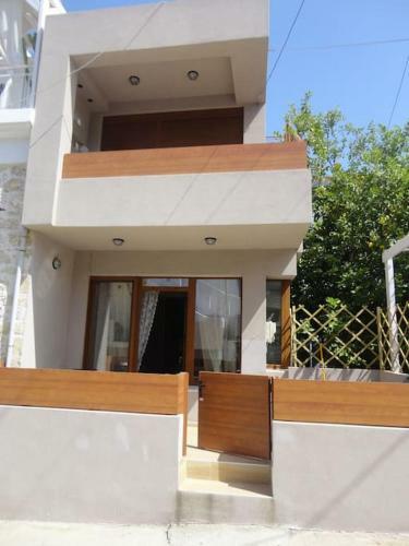 Square Apartment
