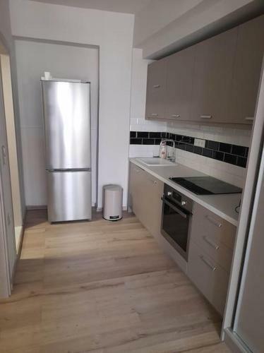 Square Apartment