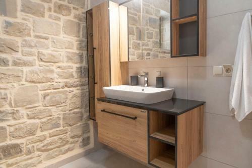 Aeonios Luxury Villa