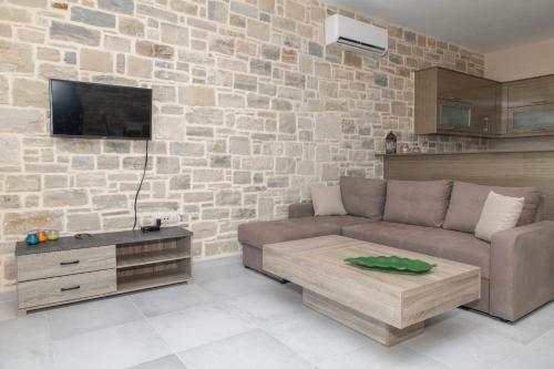 Aeonios Luxury Villa