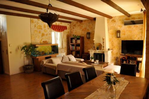 Stone Pool House Gouvia
