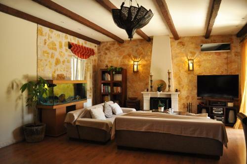 Stone Pool House Gouvia