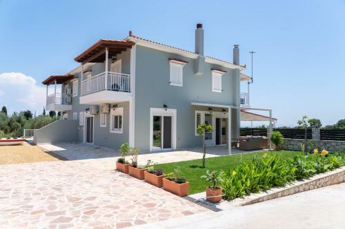 Dendra Apartments At Skala