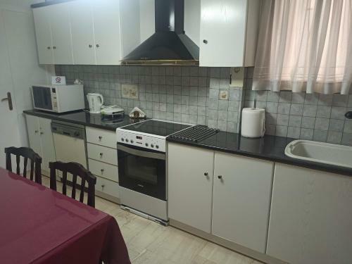 Comfortable Apartment 100m From The Sea