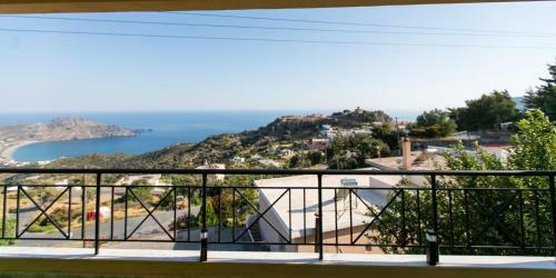 Irinis Sea View House