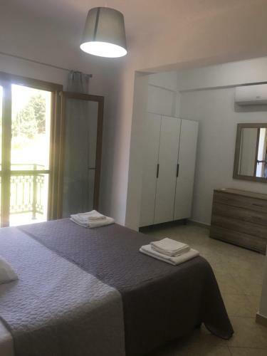 Alekos Rooms And Apartments