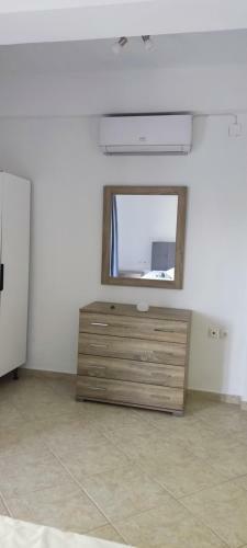 Alekos Rooms And Apartments