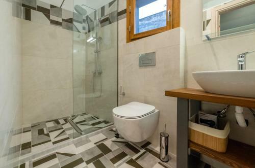 Ionis Apartments