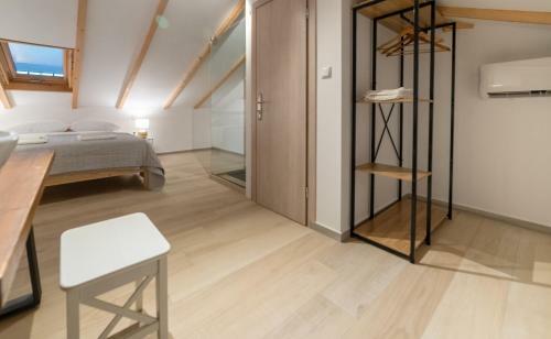 Ionis Apartments