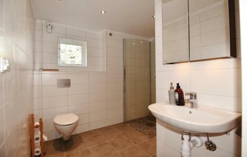 Nice Home In Uddevalla With Wifi And 2 Bedrooms